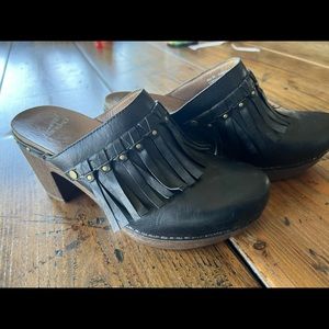Dansko Deni fringe slip on clog heel size size 39